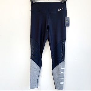 Nike Women’s Black and Gray Training Tights Size M